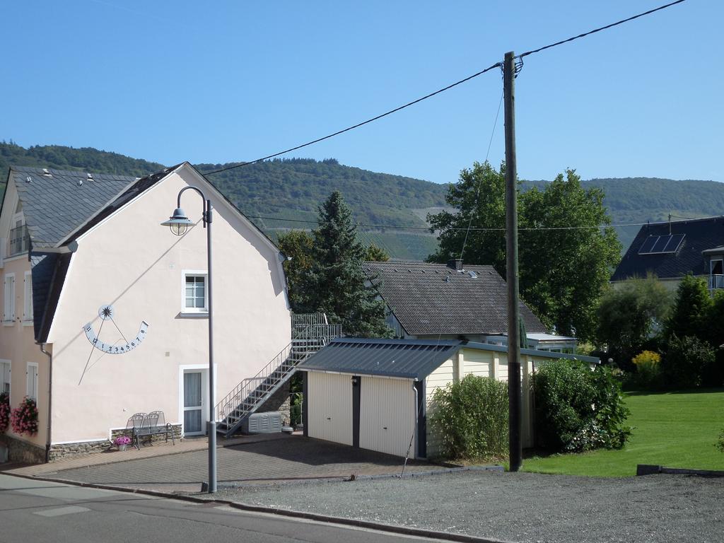 Ferienwohnungen Und Gaestezimmer Peter Busch Bernkastel-Kues Exterior photo
